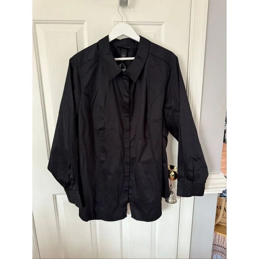 Lane Bryant Black Hidden Button Up Blouse sz 28 NWT